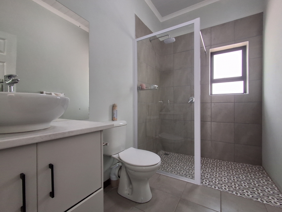 5 Bedroom Property for Sale in Stilbaai Oos Western Cape